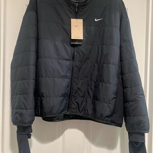 Nike women’s Black therma fit Jacket
